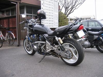 2009 0303 03 400x300 今年（2009）の初乗りは40キロ　ゼファー1100の車検