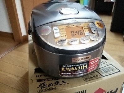 DSC 0520 400x300 電子ジャーを買った　ZOJIRUSHI NP VD10 TA ブラウン