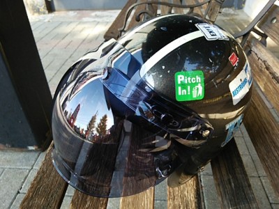 DSC 0046 400x300 ジェットヘルメットのシールドを購入