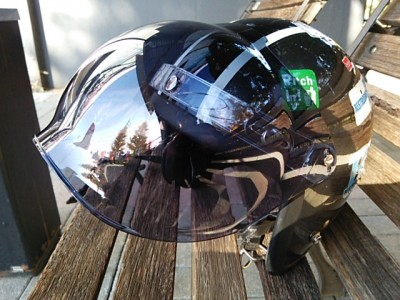 DSC 0050 400x300 ジェットヘルメットのシールドを購入