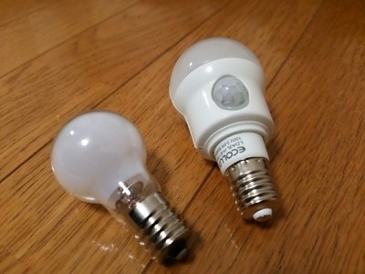DSC 0666 400x300 玄関の照明を人感センサー付LED電球に交換しました