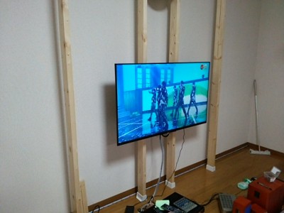 DSC 0103 400x300 大型液晶テレビを壁掛けにDIY　アイテムはWAKAI ディアウォール　その1