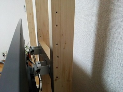 DSC 0106 400x300 大型液晶テレビを壁掛けにDIY　アイテムはWAKAI ディアウォール　その1