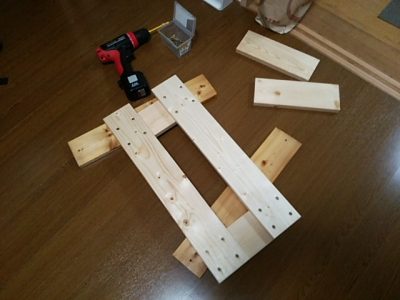 DSC 0077 400x300 ディアウォールで本棚をDIY　ポイントは低価格の棚板　その3