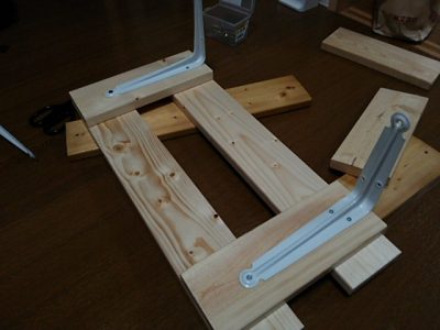 DSC 0079 400x300 ディアウォールで本棚をDIY　ポイントは低価格の棚板　その3