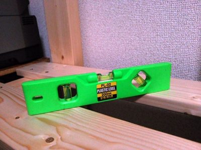 DSC 0080 400x300 ディアウォールで本棚をDIY　ポイントは低価格の棚板　その3