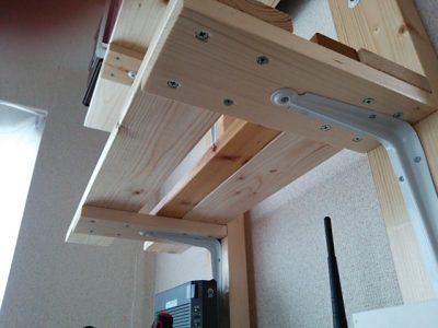 DSC 0095 400x300 ディアウォールで本棚をDIY　ポイントは低価格の棚板　その3