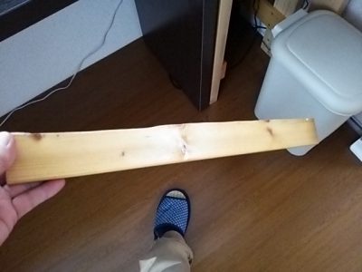 DSC 0097 400x300 ディアウォールで本棚をDIY　ポイントは低価格の棚板　その3