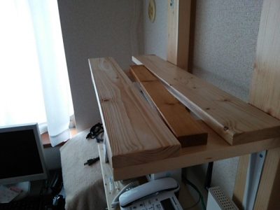 DSC 0099 400x300 ディアウォールで本棚をDIY　ポイントは低価格の棚板　その3