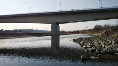 DSC 0090 400x225 多摩川 京王相模原線 鉄橋下と稲城大橋でスモールマウスバス釣り  ｜釣行記 2018 2月 P.05