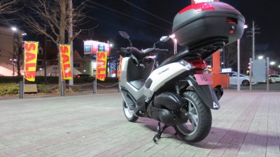 IMG 0540 1 400x225 YAMAHA Nmax125に社外リアキャリアを取り付け、大型リアボックス（46L）装着