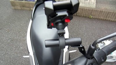 022443f944dcfe15fcab4a6a0fe443bd 400x225 YAMAHA NMAX125　スマホホルダー＆ハンドル クランプバー　「迷わぬ先のナビ」的な