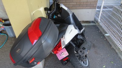 IMG 0814 400x225 YAMAHA NMAX125　写真撮影中に駐輪場でコケた　その代償はいかがなものか