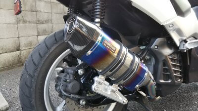 DSC 0179 400x225 YAMAHA NMAX125 BEAMS（ビームス）CORSA EVOⅡ ヒートチタン