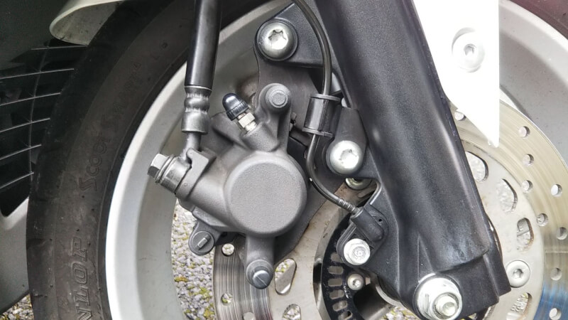 Yamaha Nmax125 前後のブレーキパッド ベスラ とフルード交換 Hcz Blog