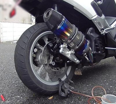 vlcsnap 2020 10 16 15h01m49s431 400x360 YAMAHA NMAX125　前後のブレーキパッド（ベスラ）オーガニックとフルード交換