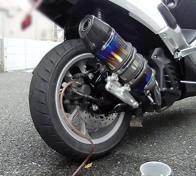 vlcsnap 2020 10 16 15h18m36s228 400x360 YAMAHA NMAX125　前後のブレーキパッド（ベスラ）オーガニックとフルード交換