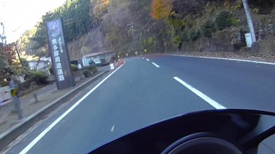 1117 12 400x225 奥多摩 紅葉ツーリング　スクーター（NMAX125）で奥多摩周遊道路を走ってきました