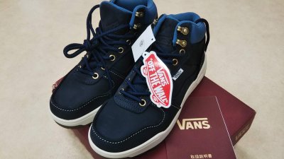 DSC 0206 400x225 VANS ヴァンズ WORKER BEE 防水スニーカーをABCマートで購入