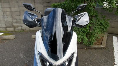 IMG 1143 400x225 YAMAHA NMAX125 ミドルスクリーン エンデュランス（ENDURANCE） 取り付け