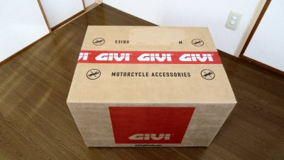 IMG 1347 400x225 GIVI (ジビ) リアボックス 47L 【B47NTML】開封レビュー