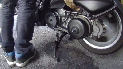 0129 400x225 【YAMAHA NMAX125】 駆動系を分解して消耗品の交換 作業工程の備忘録　【駆動系バラシ その１】