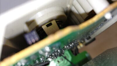 DSC 1153 400x225 オーディオアンプのインプットセレクターが故障したので自分で修理しました。