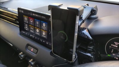 DSC 2601 400x225 ホンダ ヴェゼル（e:HEV Z）スマホホルダー(Kashimura KW 4 自動開閉式 ワイヤレス充電ホルダー)【HONDA VEZEL VOL.65】