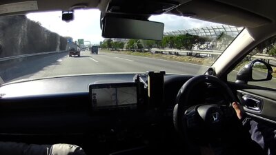 vlcsnap 2024 12 03 09h08m24s631 400x225 ホンダ ヴェゼル（e:HEV Z）スマホホルダー(Kashimura KW 4 自動開閉式 ワイヤレス充電ホルダー)【HONDA VEZEL VOL.65】