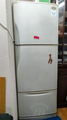 DSC 2756 225x400 最新の大型冷蔵庫を格安で購入しました！TOSHIBA VEGETA GR W36SV