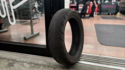 DSC 3371 01 400x225 スクーター（NMAX125改）リア（後）タイヤ交換　新旧共にIRC モビシティ（MOBICITY）SCT 001