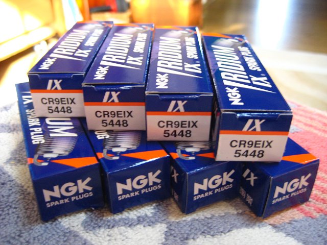 NGKイリジウムプラグ（CR9EIX）　やっぱヤフオクは安いね
